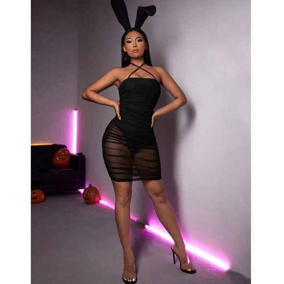 SALE 💲Bodycon Dress 🦋 - Picture 3 of 5